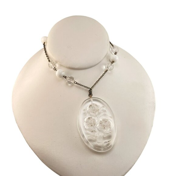 Vintage Floral Lucite Pendant Necklace With White & Clear Beads On Brass Chain - Picture 8 of 9